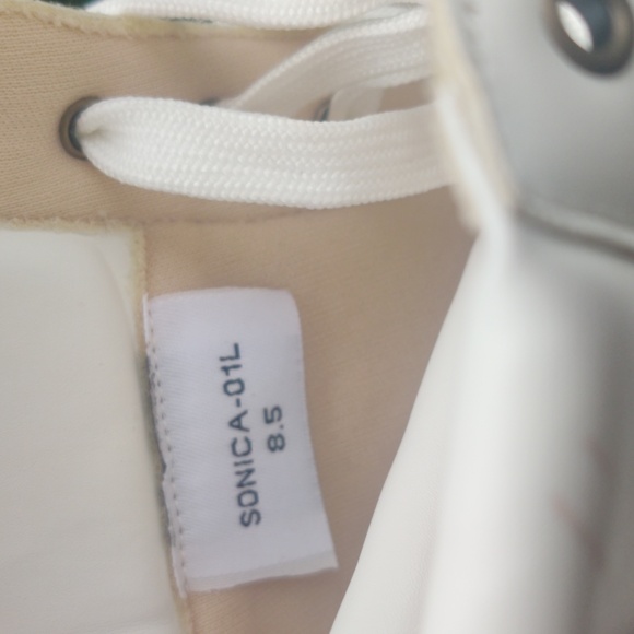 Alexis Bendel Women's Boots Sz 8.5 NWT  White Off White Clear - Picture 6 of 10